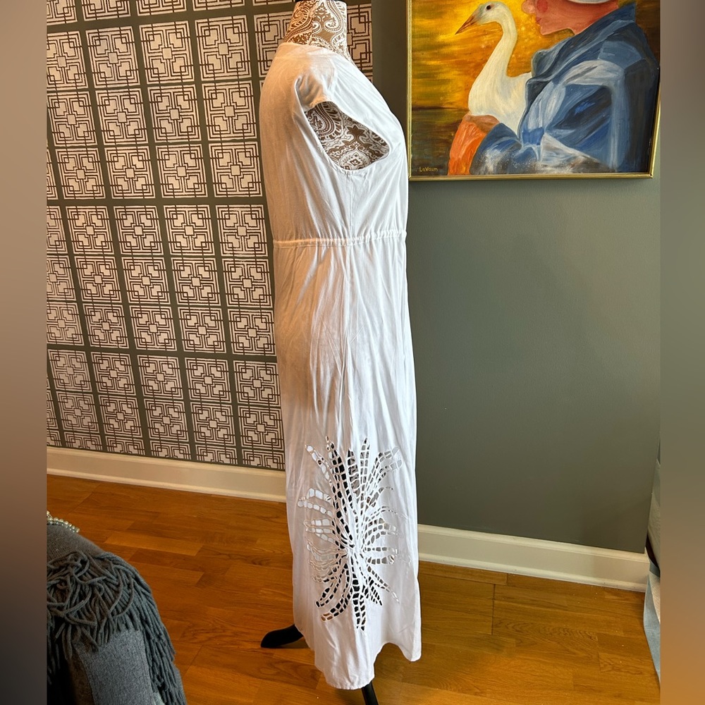 NWT Vix Paula Hermanny long cover up with beautiful cut-outs